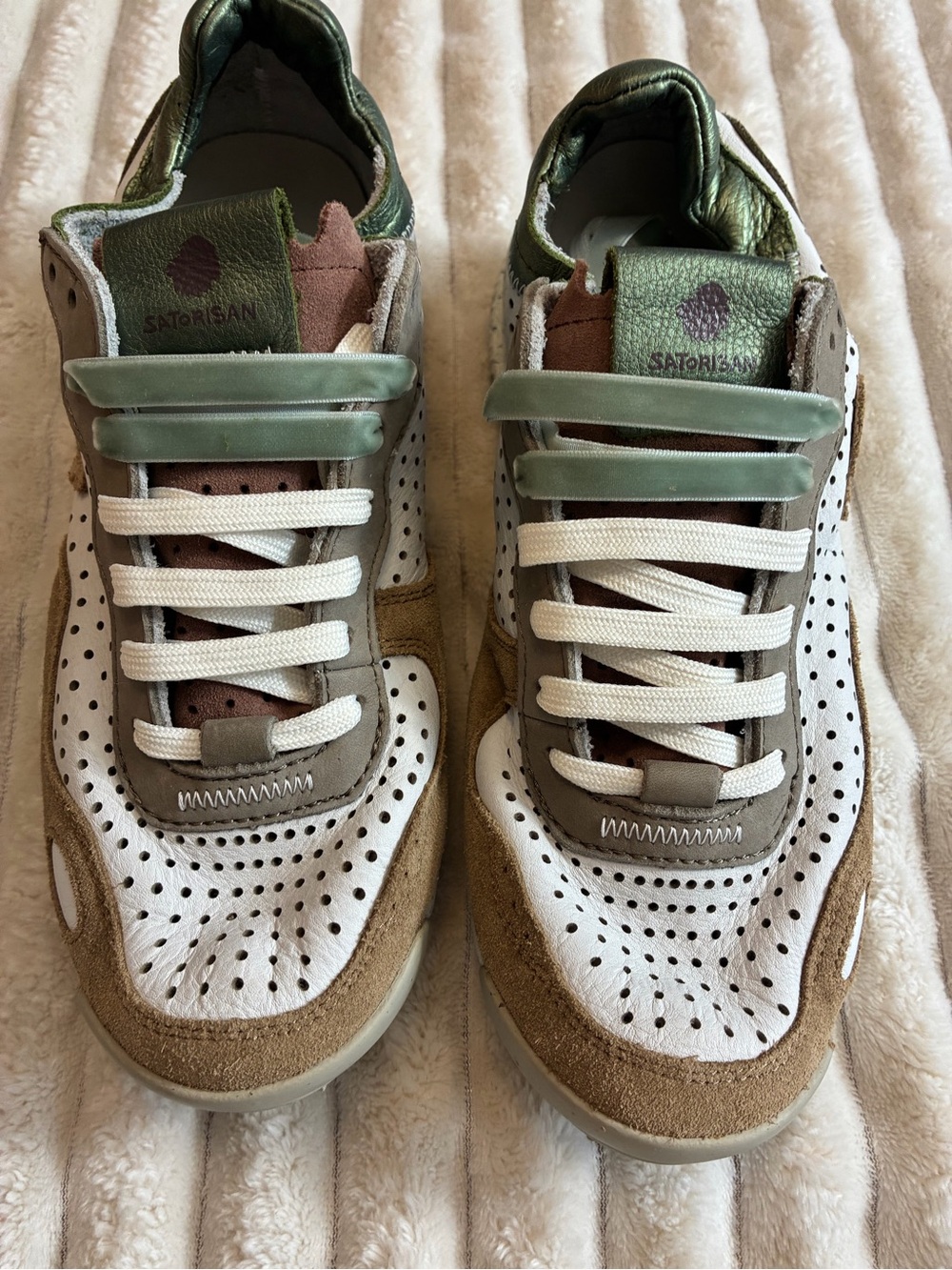Satorisan Leaf Project Sneakers Size 40 NWOT
